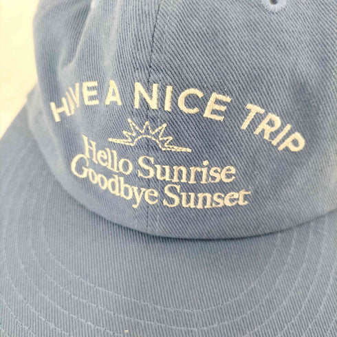 HELLO SUNRISE タイポグラフィー アーチ ロゴ 6パネル キャップ メンズ
