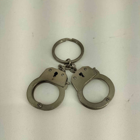シュプリーム Supreme 17AW HANDCUFFS KEYCHAIN メンズ