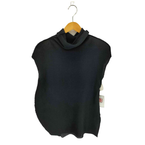 イッセイミヤケ ISSEY MIYAKE スリーブレスハイネックトップス レディース