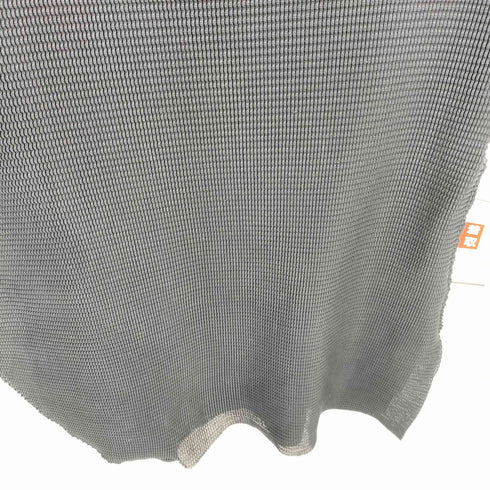 イッセイミヤケ ISSEY MIYAKE スリーブレスハイネックトップス レディース