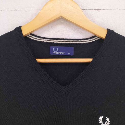 フレッドペリー FRED PERRY ロゴ刺繍 ウール Vネック セーター メンズ import:XS