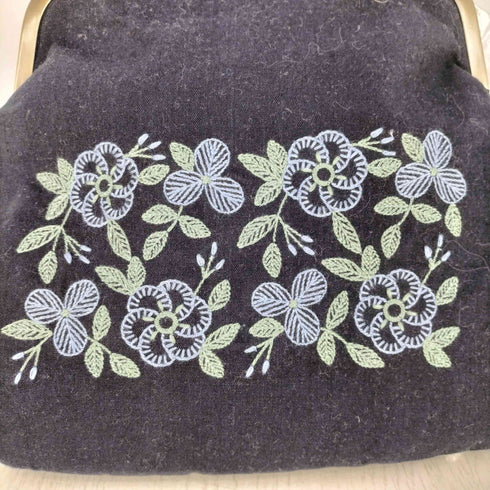 サマンサモスモス samansa Mos2 マカベアリス 刺繍がま口バッグ レディース
