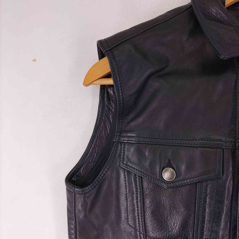 ピガール PIGALLE バック刺繍レザートラッカーベスト メンズ import:S