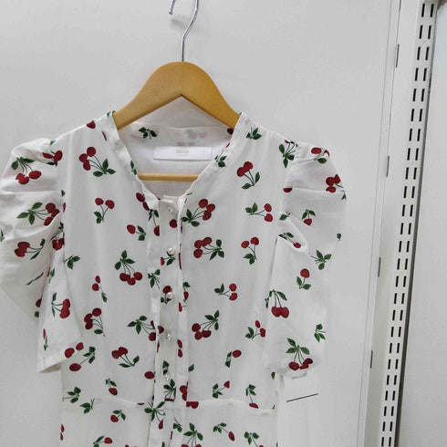 トッコクローゼット tocco closet パール釦 パワーショルダー ボウタイリボン チェリープリント ワンピース レディース JPN:M