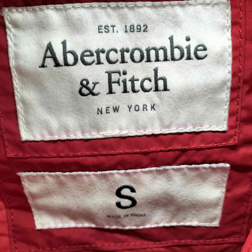 アバクロンビーアンドフィッチ Abercrombie & Fitch 刺繍ロゴワッペン ナイロン マウンテンパーカー メンズ import:S