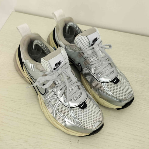 ナイキ NIKE V2K RUN SUMMIT WHITE/METALLIC SILVER レディース JPN:23.5