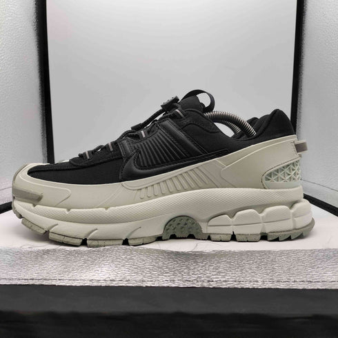ナイキ NIKE ZOOM VOMERO ROAM ボメロ ローム BLACK-LIGHT SILVER-JADE HORIZON メンズ JPN:27