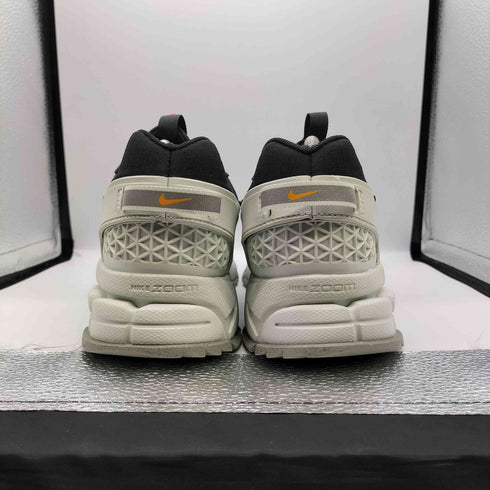 ナイキ NIKE ZOOM VOMERO ROAM ボメロ ローム BLACK-LIGHT SILVER-JADE HORIZON メンズ JPN:27