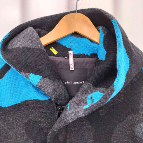 ウノピュウノウグァーレトレ 1PIU1UGUALE3 big camo neck zip coat メンズ VI