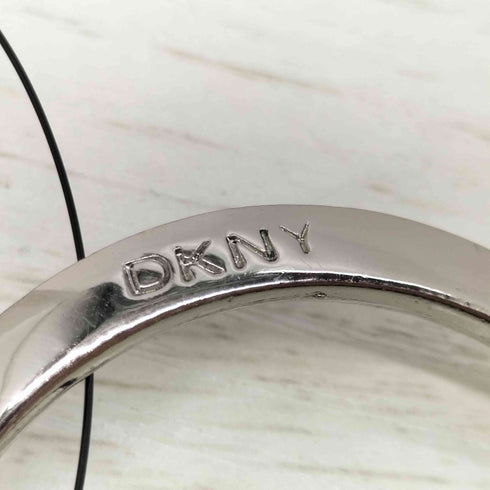 ダナキャランニューヨーク DKNY 00S ロゴ刻印 バングル Y2K レディース