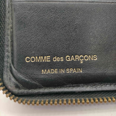 コムデギャルソン COMME des GARCONS EMBOSSED LOGOTYPE エンボス ロゴ ラウンドジップ 二つ折り 財布 ウォレット レディース