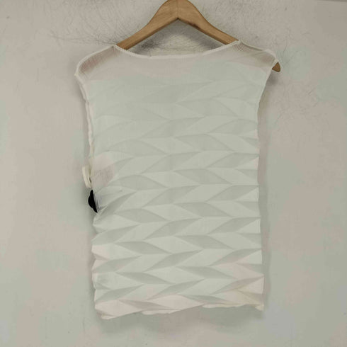 イッセイミヤケミー ISSEY MIYAKE me ノースリーブカットソー レディース