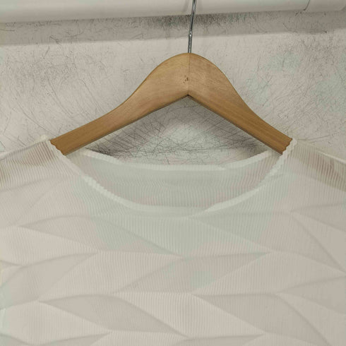 イッセイミヤケミー ISSEY MIYAKE me ノースリーブカットソー レディース
