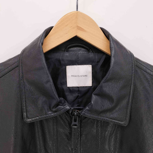 フリークスストア FREAKS STORE リラックスフィット フェイクレザー ジップアップ ブルゾン メンズ JPN:L