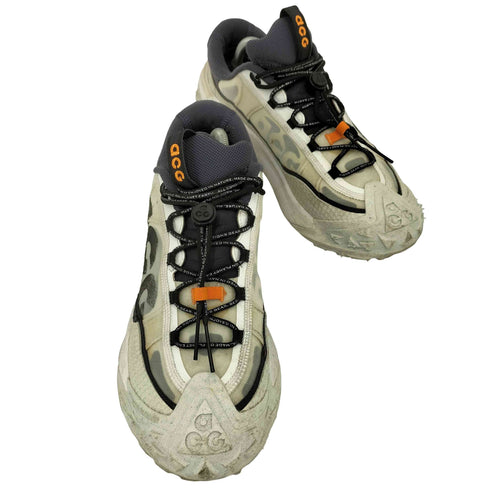ナイキエーシージー NIKE ACG Mountain Fly 2 Low Gridiron/Summit White/Black マウンテンフライ2 ロー メンズ JPN:28