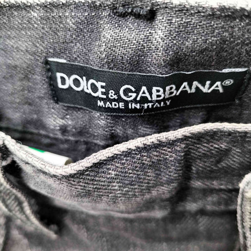 ドルチェアンドガッバーナ DOLCE&GABBANA イタリア製 ロゴプレート 16 クラッシュ ダメージ加工 ストレート ブラックデニム パンツ メンズ 44