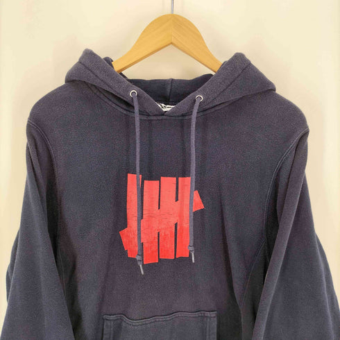アンディフィーテッド UNDEFEATED USA製 ロゴプリント プルオーバー パーカー メンズ import:S