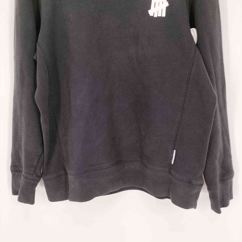 アンディフィーテッド UNDEFEATED ロゴ バックプリント リバースウィーブ スウェット トレーナー メンズ import:M