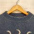 OUTFITTERS 太陽 漢字デザイン 厚手ニット メンズ import:L