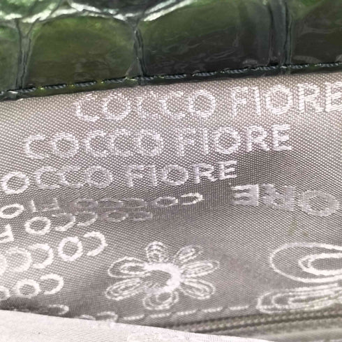 COCCO FIORE エナメルクロコダイルトートバッグ ハートチャーム付き レディース