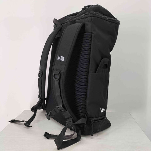 ニューエラ NEW ERA ボックスパック 32L プリントロゴ ブラック × ホワイト メンズ 32L