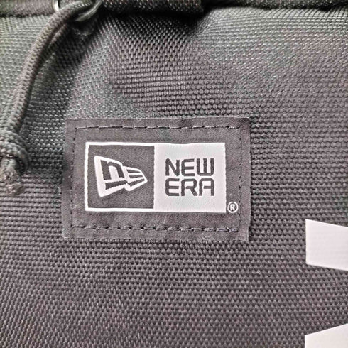 ニューエラ NEW ERA ボックスパック 32L プリントロゴ ブラック × ホワイト メンズ 32L