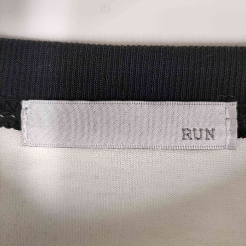 RUN ESSENTIAL LINGER TEE メンズ
