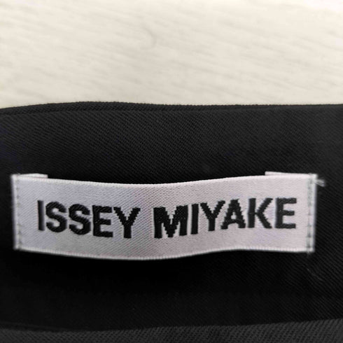 イッセイミヤケ ISSEY MIYAKE ワイドフレアパンツ レディース JPN:2