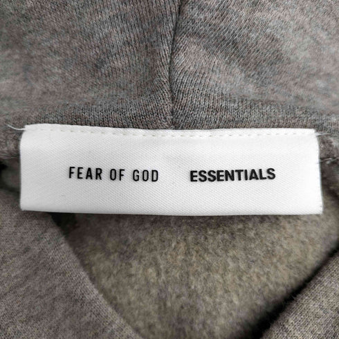 フェイアーオブゴッドエッセンシャルズ FEAR OF GOD ESSENTIALS プレートロゴ パーカー メンズ JPN:S
