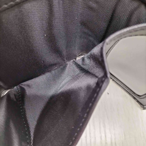 ヴィヴィアンウエストウッド Vivienne Westwood エナメル がま口 三つ折 財布 レディース