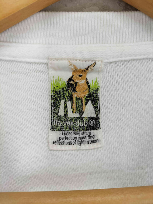 ila フロントプリントクロップドTシャツ レディース