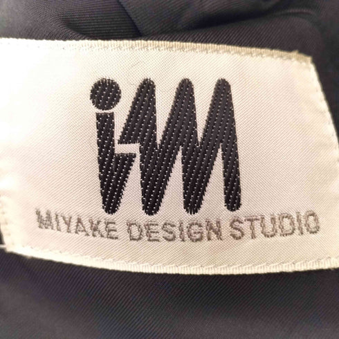 イッセイミヤケデザインスタジオ im ISSEY MIYAKE DESIGN STUDIO ウールギャバ パワーショルダー 2Bテーラードジャケット メンズ 6-84