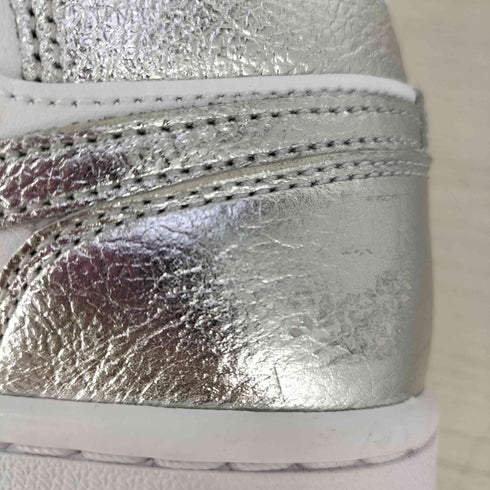 ジョーダンブランド JORDAN BRAND Women's Air Jordan 1 Mid SE Metallic Silver メンズ JPN:26
