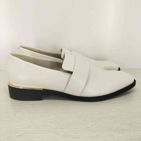 チャールズアンドキース CHARLES&KEITH クラシックスクエアトゥローファー レディース JPN:38