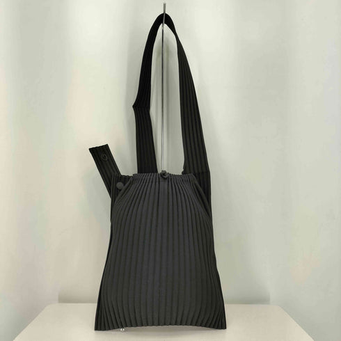 オムプリッセイッセイミヤケ HOMME PLISSE ISSEY MIYAKE POCKET ショルダーバッグ レディース