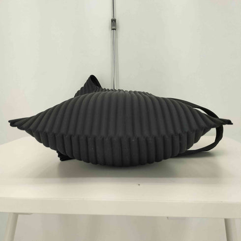 オムプリッセイッセイミヤケ HOMME PLISSE ISSEY MIYAKE POCKET ショルダーバッグ レディース