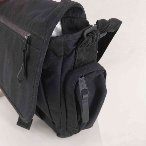 イーストパック EASTPAK EAVEX メッセンジャーバッグ メンズ