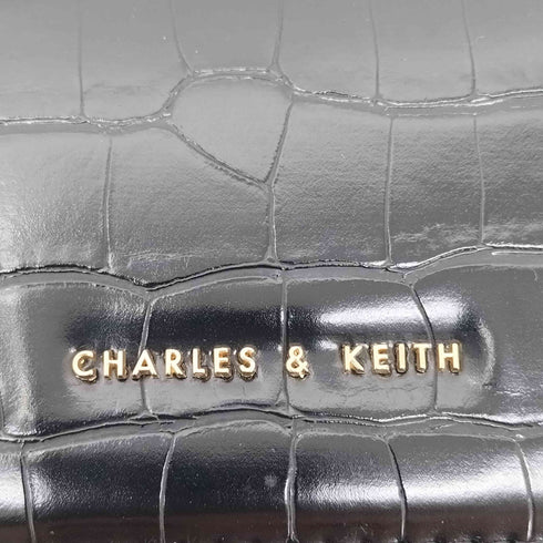 チャールズアンドキース CHARLES&KEITH ミニクロック エフェクトエンベロープバッグ レディース