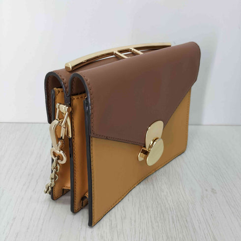チャールズアンドキース CHARLES&KEITH メタリックプッシュロック クロスボディバッグ レディース