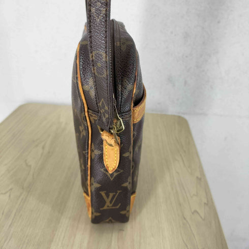 ルイヴィトン LOUIS VUITTON ダヌーブ ショルダーバッグ AR1000 レディース