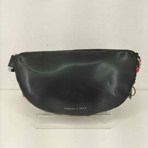 チャールズアンドキース CHARLES&KEITH ラウンドジップ クロス ボディバック レディース