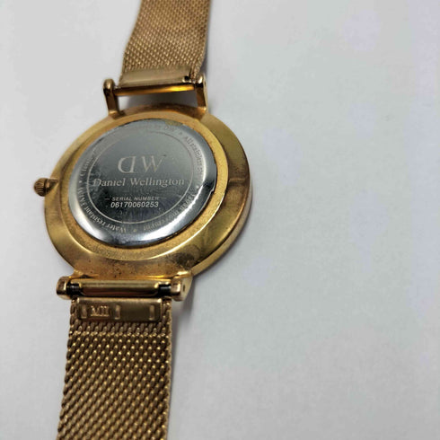 ダニエルウェリントン Daniel Wellington ゴールドメッシ ュブラック フェイス 腕時計 レディース