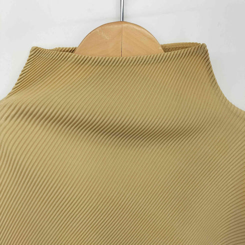 イッセイミヤケ ISSEY MIYAKE ボトルネック 斜め プリーツ カットソー レディース JPN:2