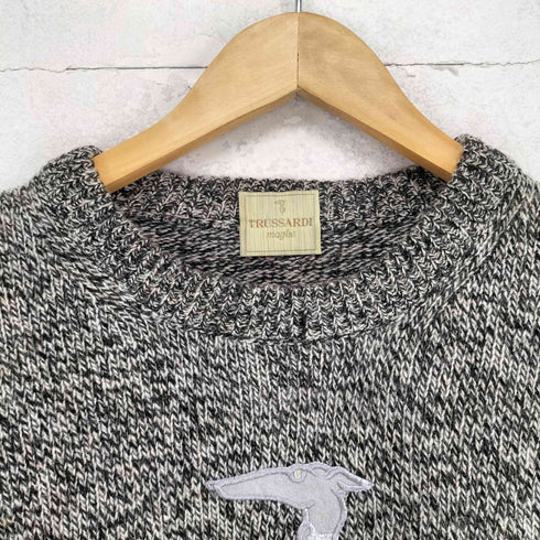 トラサルディ TRUSSARDI MADE IN ITALY フロント刺繍クルーネックニット メンズ