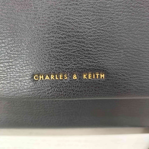 チャールズアンドキース CHARLES&KEITH フロントフラップチェーンハンドルクロスボディバッグ レディース