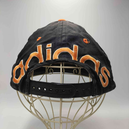 アディダス adidas ヒューマンモチーフ ロゴ刺繍 6パネル ジェットキャップ メンズ