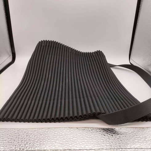 オムプリッセイッセイミヤケ HOMME PLISSE ISSEY MIYAKE 26SS DRAWSTRING PLEATS BAG ドローストリング プリーツ バッグ メンズ