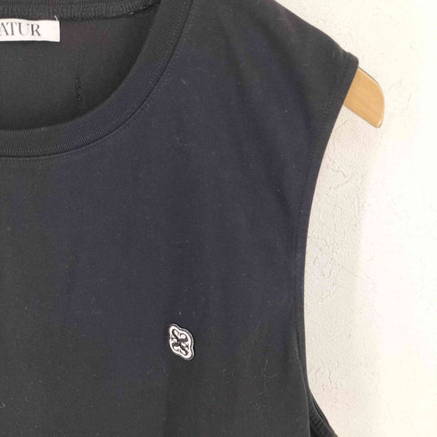 SATUR ワンポイントロゴ スリーブレストップ import メンズ