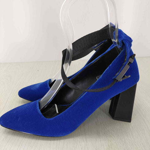 チャールズアンドキース CHARLES&KEITH スクエアヒールベロアパンプス レディース 37