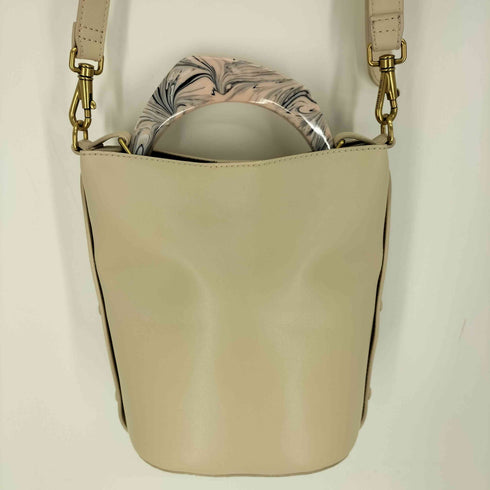 チャールズアンドキース CHARLES&KEITH Marlin マーリン アクリリックハンドルバケツバッグ レディース S
